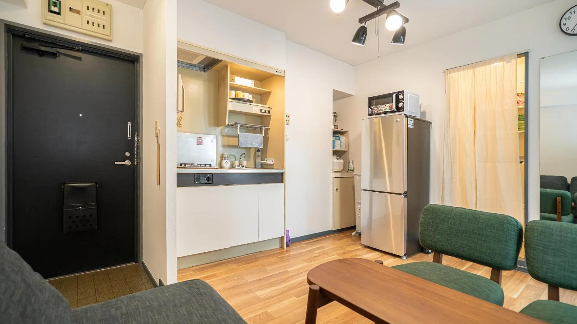 Two-Bedroom, 6-Minute Walk To The Yamanote Line Tokyo Apartment